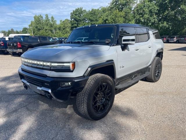 2024 GMC HUMMER EV SUV Vehicle Photo in GRAND BLANC, MI 48439-8139