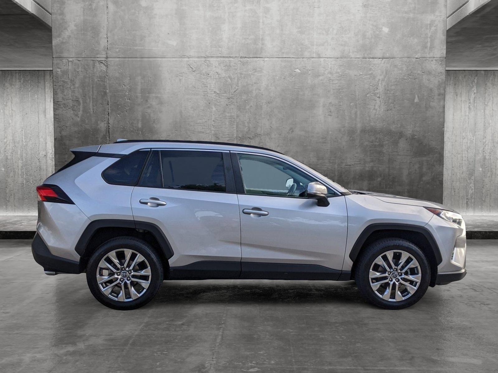 2020 Toyota RAV4 Vehicle Photo in Pembroke Pines , FL 33084