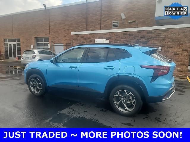 2025 Chevrolet Trax Vehicle Photo in Plainfield, IL 60586