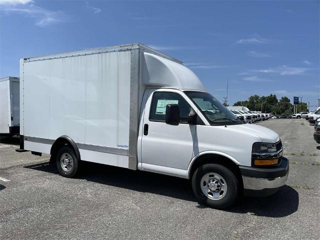 2023 Chevrolet Express Cutaway 3500 Vehicle Photo in ALCOA, TN 37701-3235