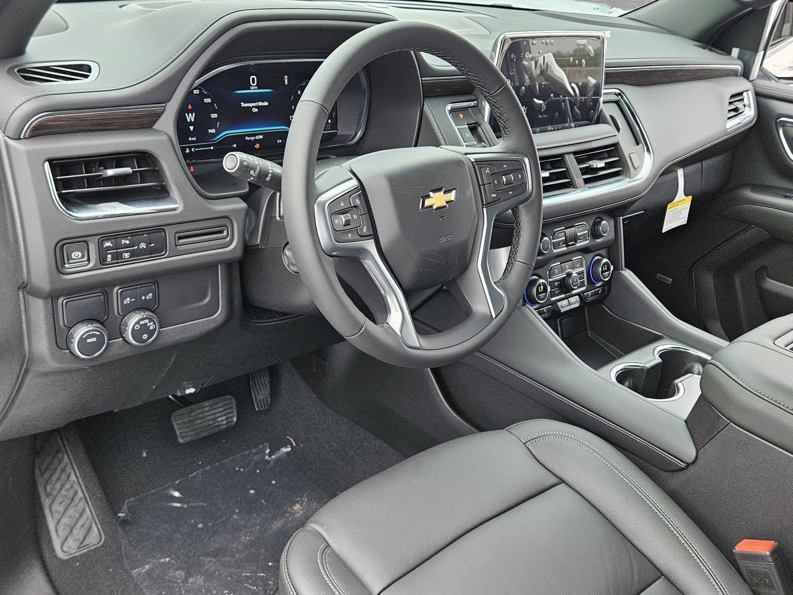 2024 Chevrolet Suburban Vehicle Photo in PEMBROKE PINES, FL 33024-6534