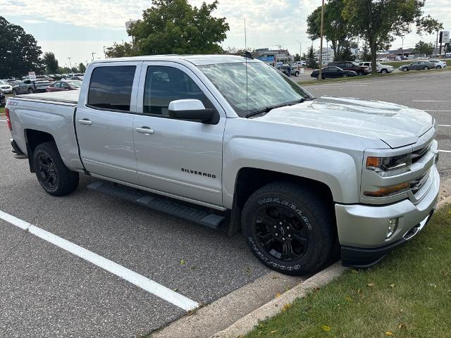 Used 2018 Chevrolet Silverado 1500 LT Z71 with VIN 3GCUKREC6JG463213 for sale in Mankato, MN