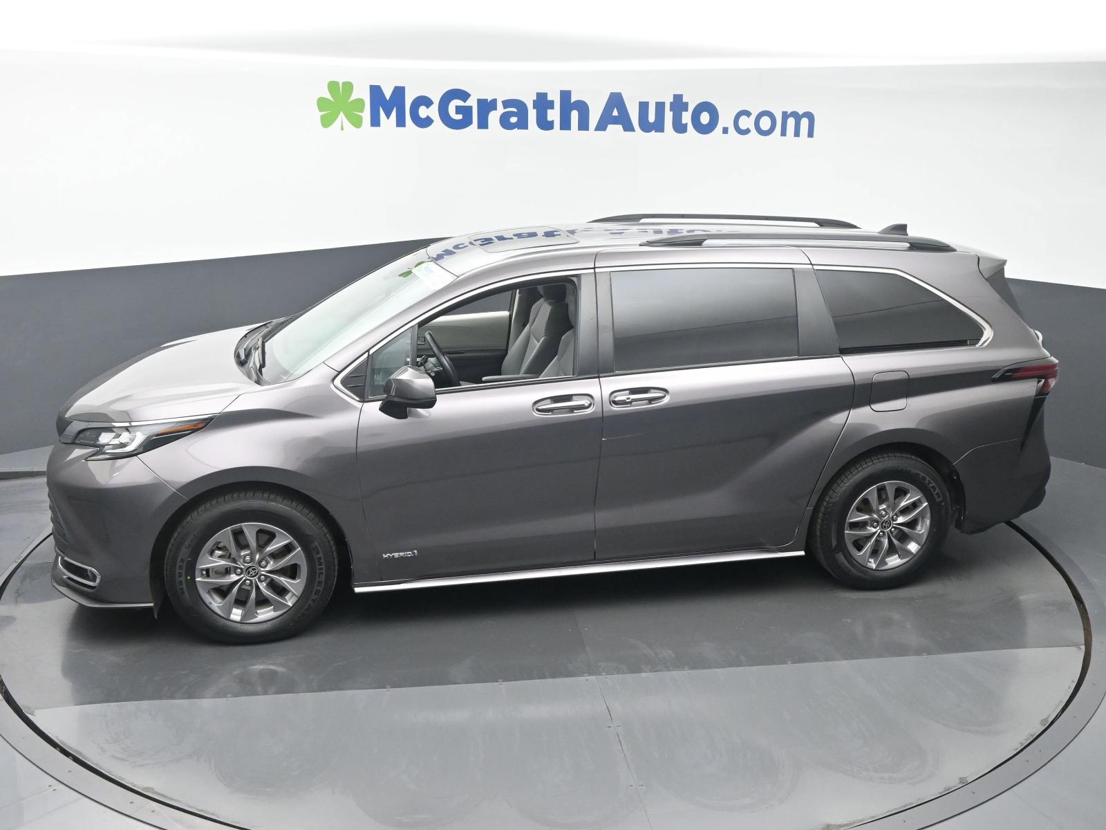 2021 Toyota Sienna Vehicle Photo in Cedar Rapids, IA 52402