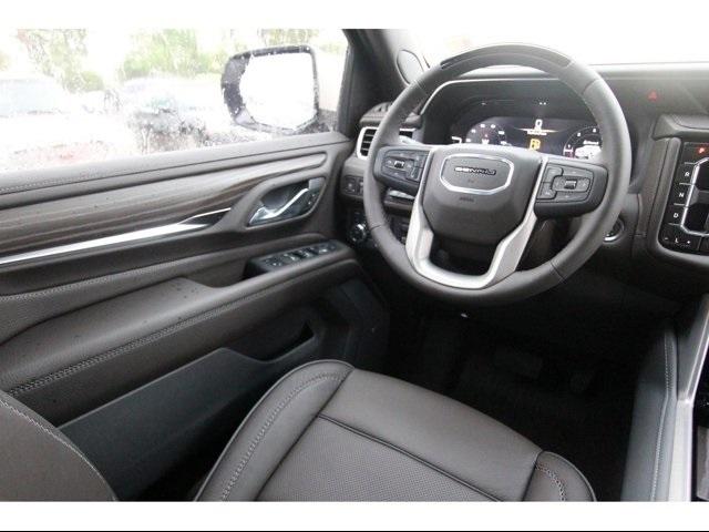 2024 GMC Yukon XL Vehicle Photo in ROSENBERG, TX 77471-5675