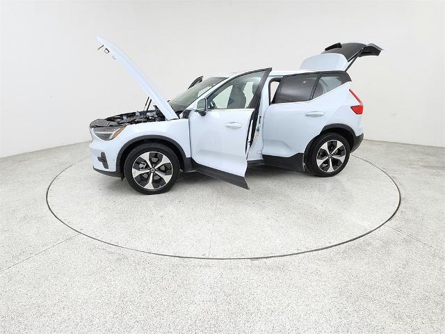 2024 Volvo XC40 Vehicle Photo in Grapevine, TX 76051