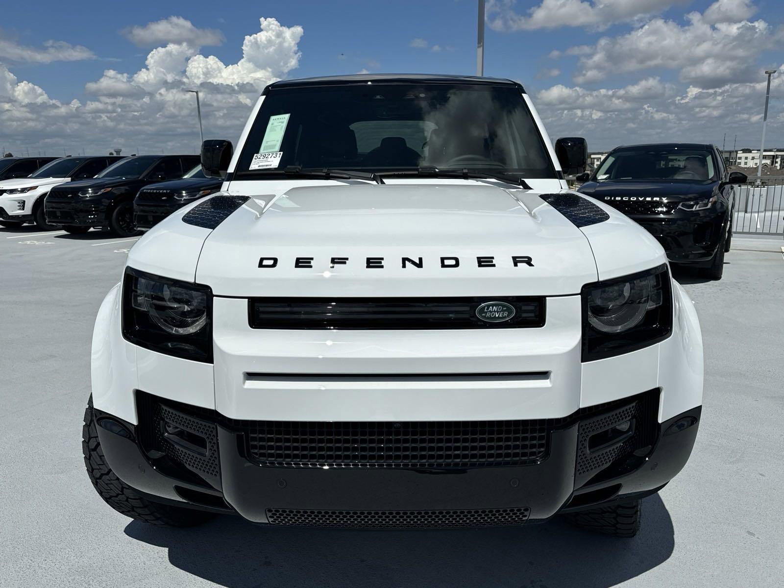 2024 Defender Vehicle Photo in AUSTIN, TX 78717