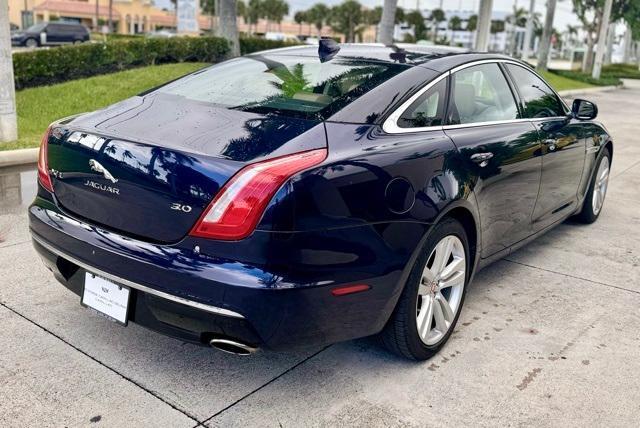 2017 Jaguar XJ Vehicle Photo in DELRAY BEACH, FL 33483-3294