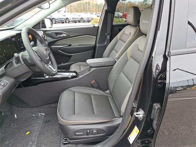 2025 Chevrolet Trax Vehicle Photo in BERLIN, MD 21811-1121