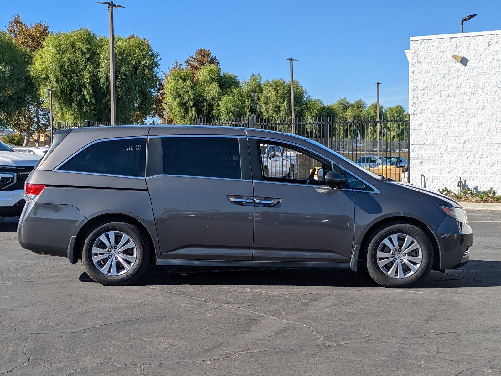 2015 Honda Odyssey Vehicle Photo in VALENCIA, CA 91355-1705