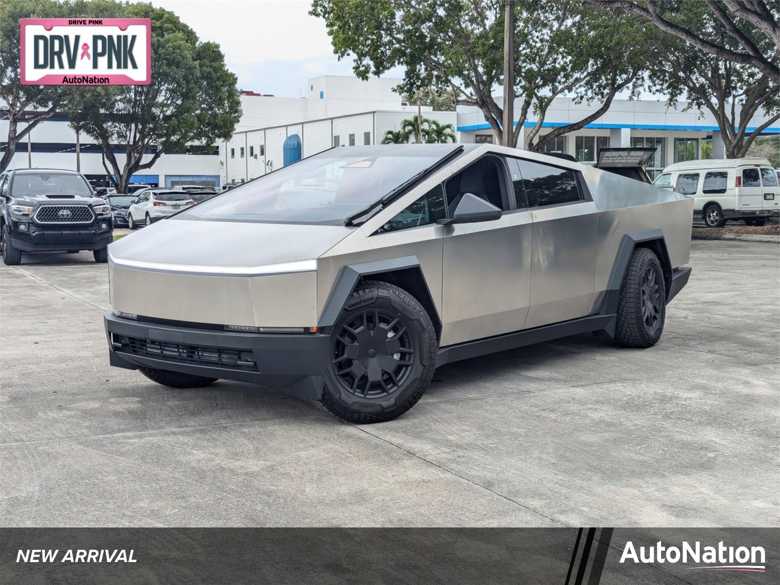 2024 Tesla Cybertruck Vehicle Photo in PEMBROKE PINES, FL 33024-6534