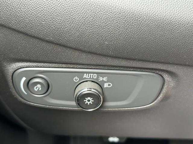 2021 Chevrolet Equinox Vehicle Photo in DOUGLASTON, NY 11362-1062