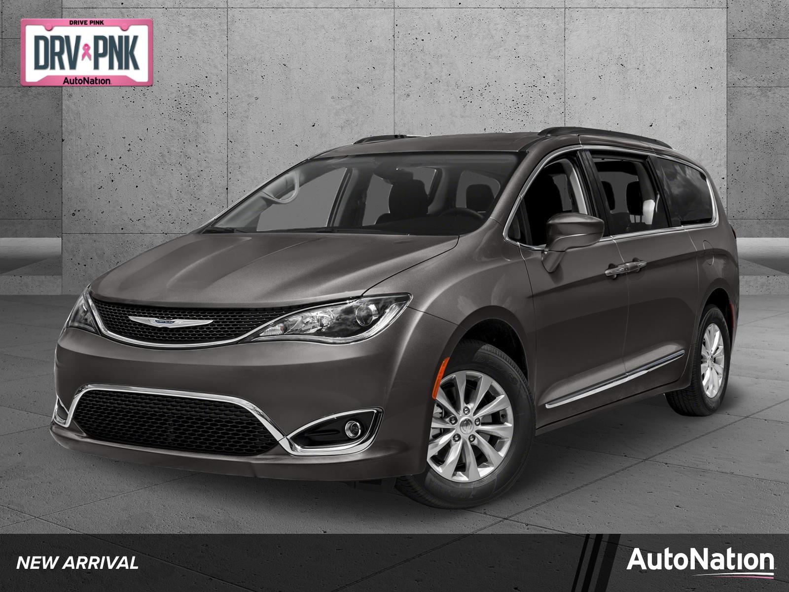 2018 Chrysler Pacifica Vehicle Photo in Tampa, FL 33614