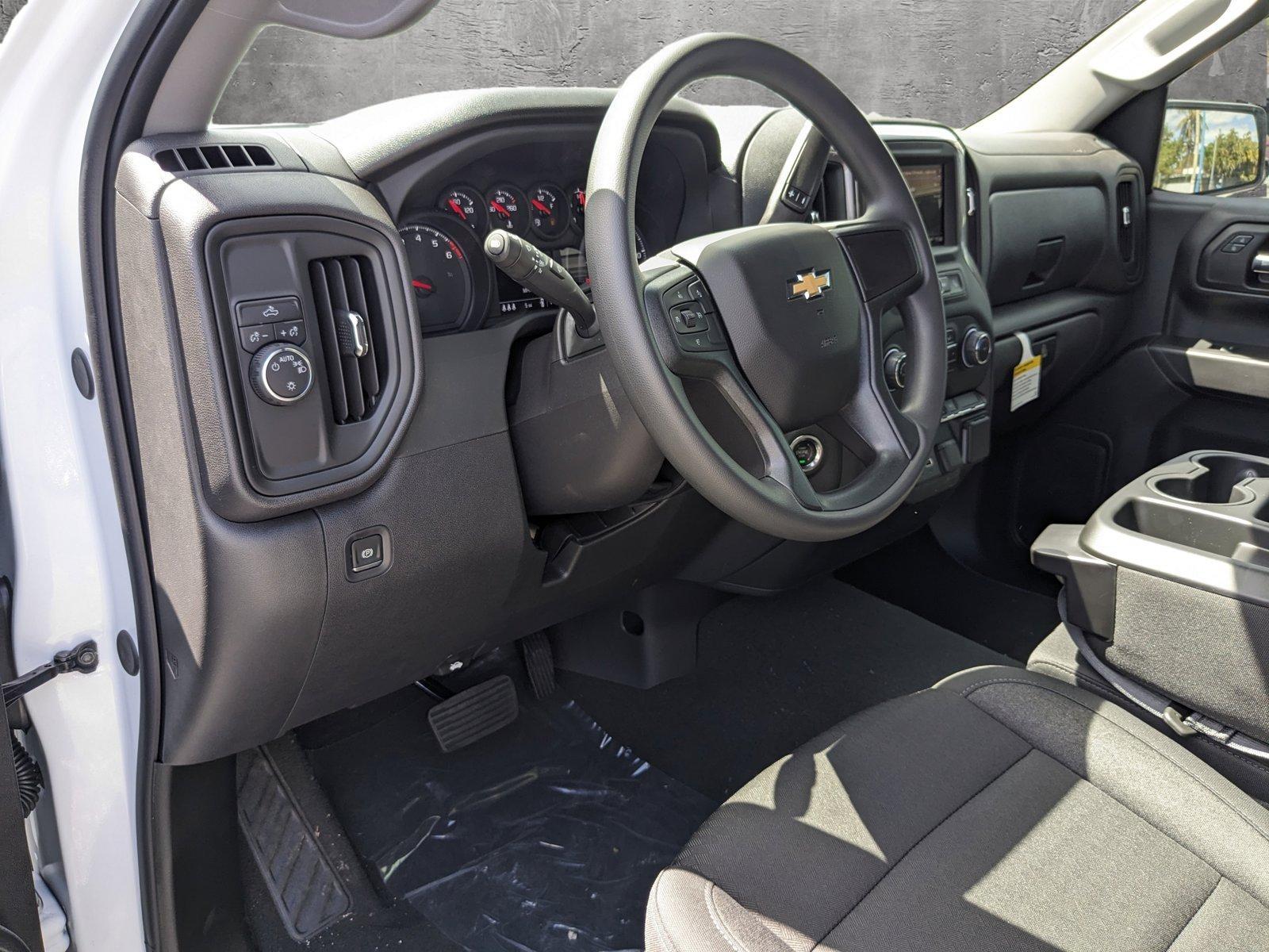 2024 Chevrolet Silverado 1500 Vehicle Photo in MIAMI, FL 33134-2699