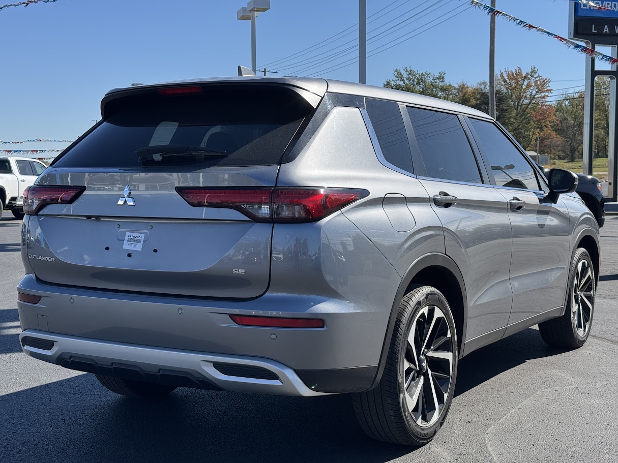 2023 Mitsubishi Outlander Vehicle Photo in BOONVILLE, IN 47601-9633