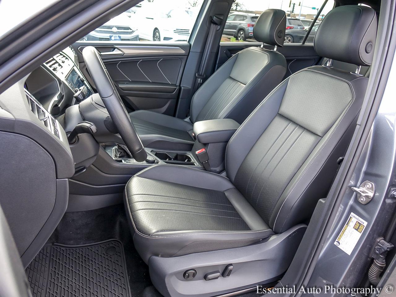 2024 Volkswagen Tiguan Vehicle Photo in Saint Charles, IL 60174