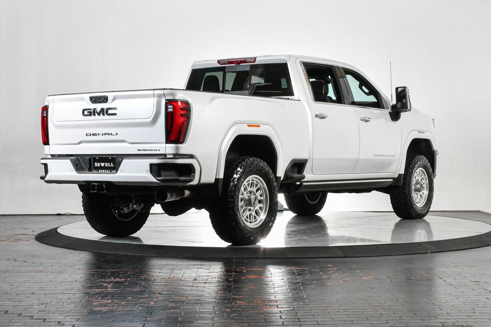 2024 GMC Sierra 2500 HD Vehicle Photo in DALLAS, TX 75235