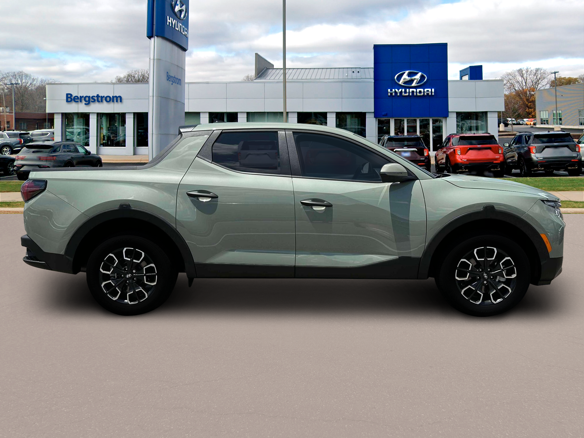 2024 Hyundai SANTA CRUZ Vehicle Photo in Green Bay, WI 54304