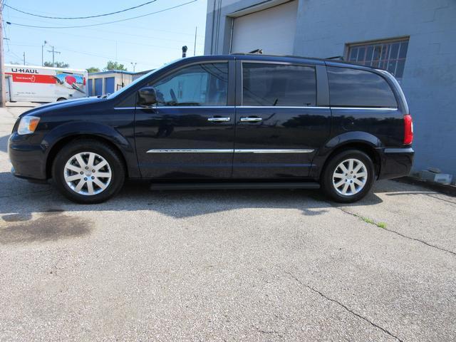 2015 Chrysler Town & Country Vehicle Photo in ELYRIA, OH 44035-6349