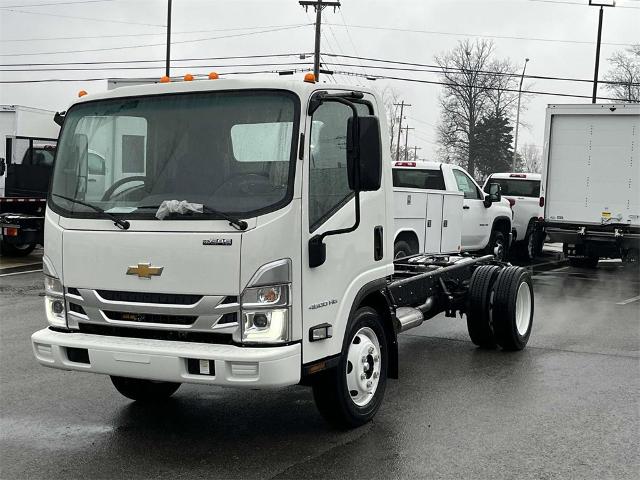 2024 Chevrolet 4500 HG LCF Gas Vehicle Photo in ALCOA, TN 37701-3235