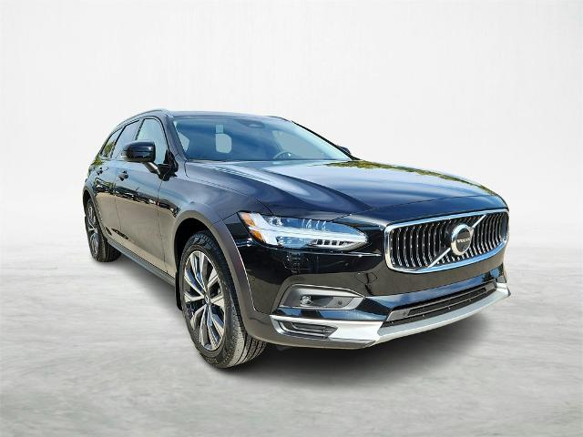 2024 Volvo V90 Cross Country Vehicle Photo in Houston, TX 77007