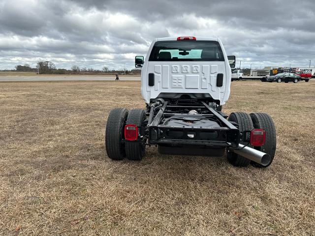 2023 Chevrolet Silverado 4500 HD Vehicle Photo in DUNN, NC 28334-8900