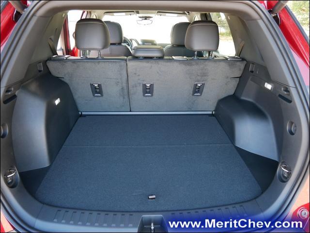 2025 Chevrolet Equinox Vehicle Photo in MAPLEWOOD, MN 55119-4794