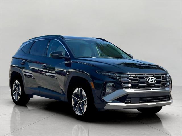 2025 Hyundai TUCSON Hybrid Vehicle Photo in Green Bay, WI 54304