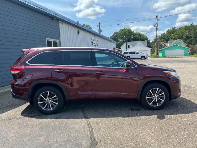 Used 2017 Toyota Highlander XLE with VIN 5TDJZRFH6HS396343 for sale in Colfax, WI