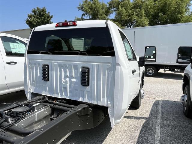 2024 Chevrolet Silverado 3500 HD CC Vehicle Photo in ALCOA, TN 37701-3235