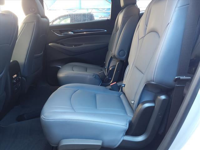 2022 Buick Enclave Vehicle Photo in DENTON, TX 76210-9321