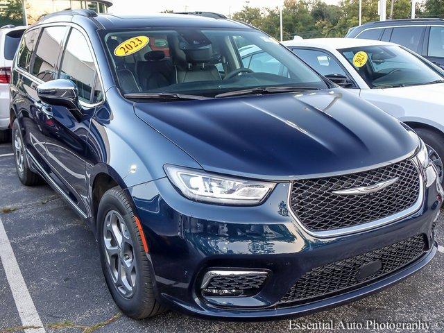 2023 Chrysler Pacifica Vehicle Photo in Plainfield, IL 60586