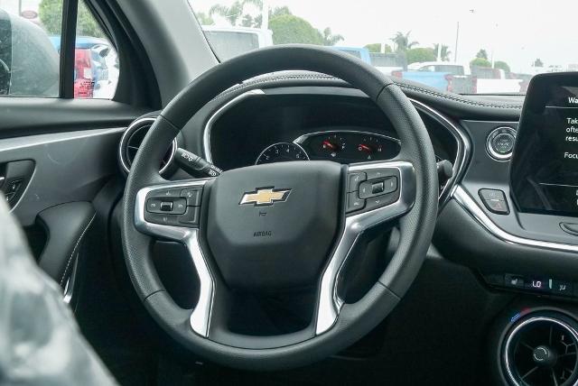 2025 Chevrolet Blazer Vehicle Photo in VENTURA, CA 93003-8585