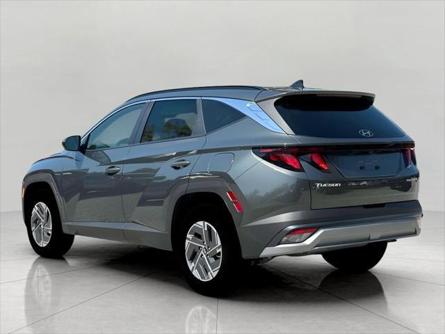 2025 Hyundai TUCSON Hybrid Vehicle Photo in Green Bay, WI 54304