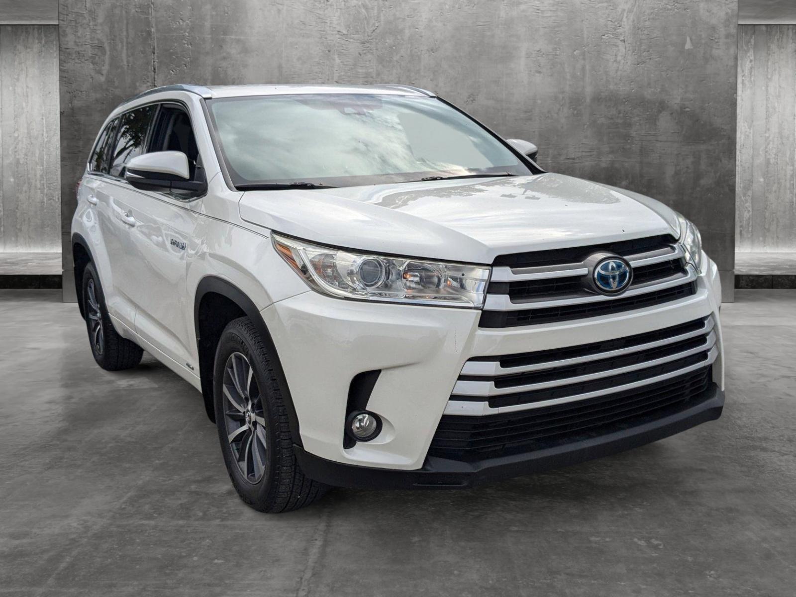 2017 Toyota Highlander Vehicle Photo in MIAMI, FL 33134-2699