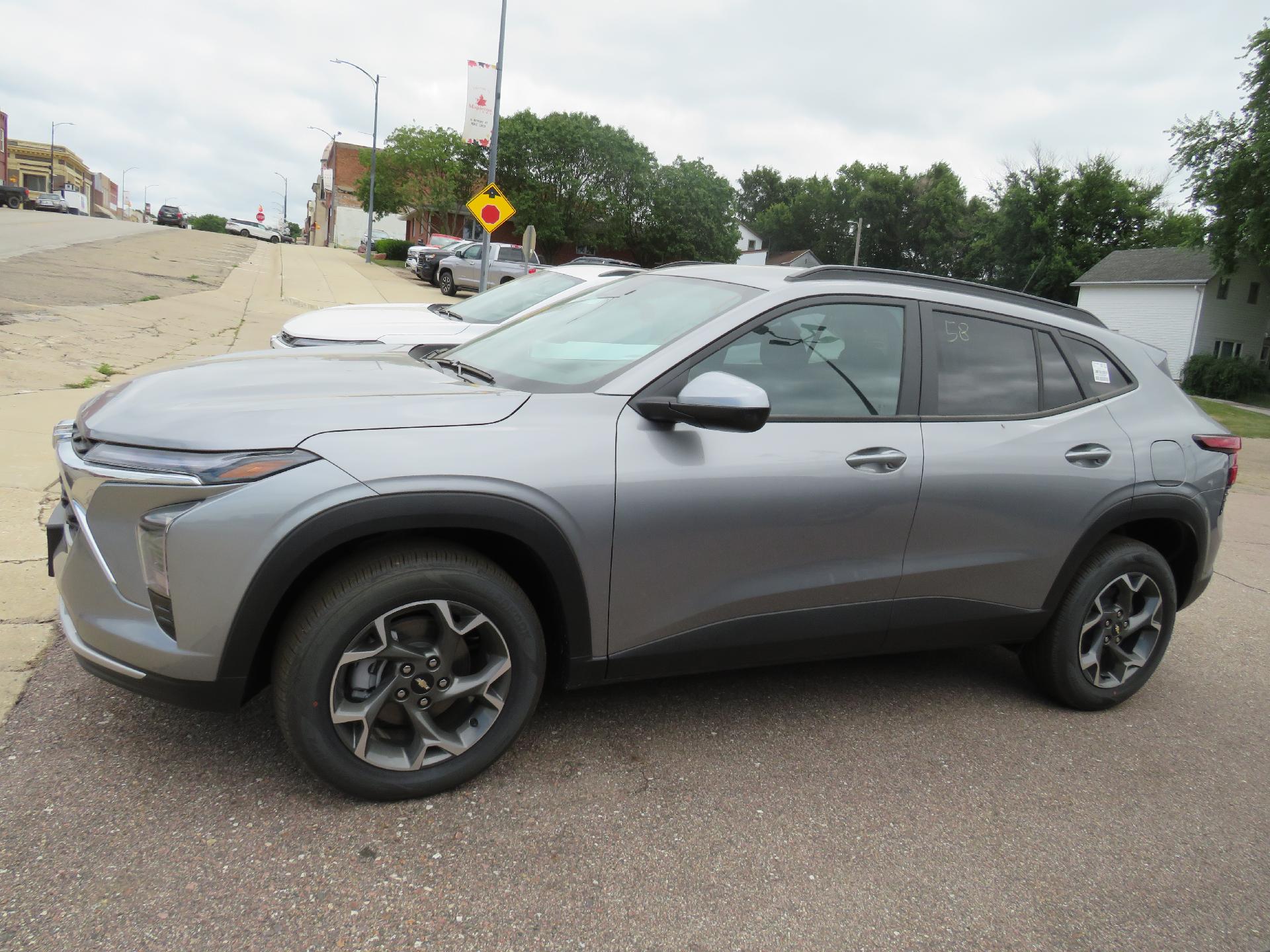 2025 Chevrolet Trax Vehicle Photo in MAPLETON, IA 51034-1072