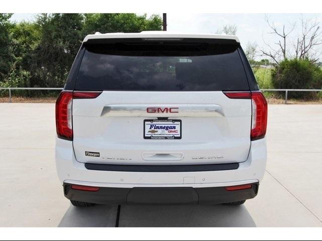 2024 GMC Yukon XL Vehicle Photo in ROSENBERG, TX 77471-5675