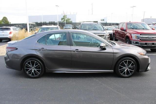 2021 Toyota Camry Vehicle Photo in MADISON, WI 53713-3220