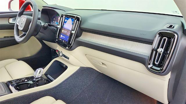 2024 Volvo XC40 Vehicle Photo in Grapevine, TX 76051