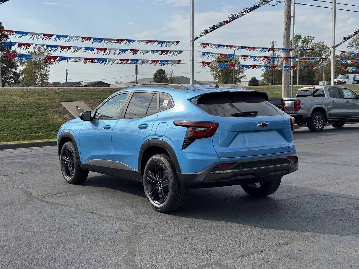 2025 Chevrolet Trax Vehicle Photo in BOONVILLE, IN 47601-9633