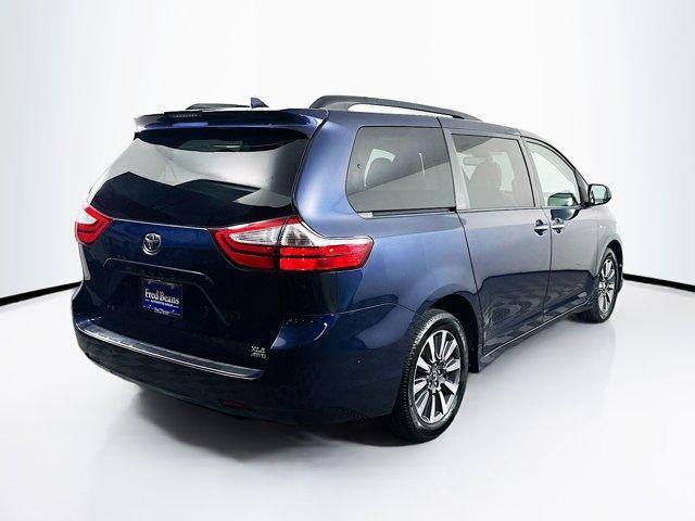 2018 Toyota Sienna Vehicle Photo in Flemington, NJ 08822