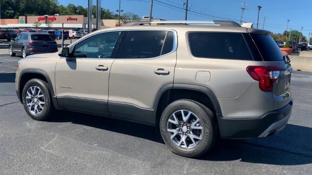 2023 GMC Acadia Vehicle Photo in MOON TOWNSHIP, PA 15108-2571