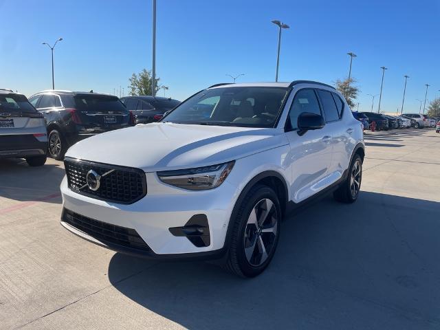 2025 Volvo XC40 Vehicle Photo in Grapevine, TX 76051