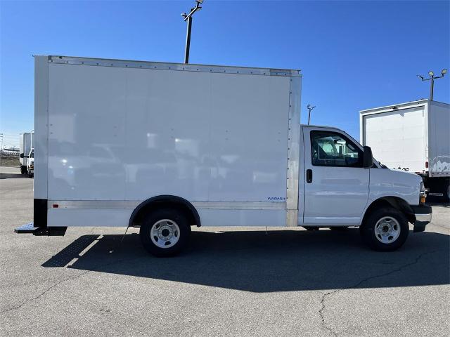 2023 Chevrolet Express Cutaway 3500 Vehicle Photo in ALCOA, TN 37701-3235