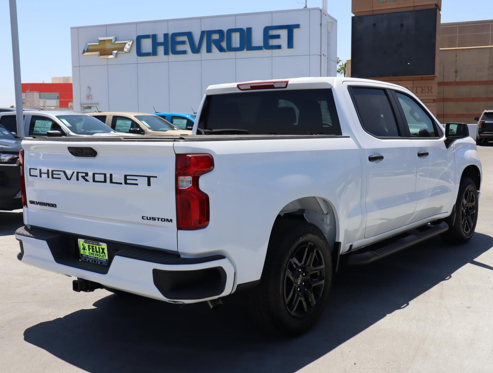 2024 Chevrolet Silverado 1500 Vehicle Photo in LOS ANGELES, CA 90007-3794