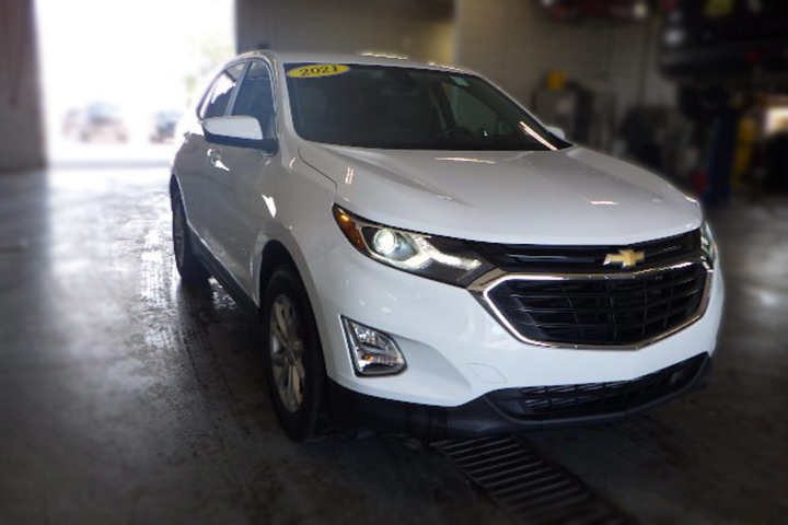 Used 2021 Chevrolet Equinox LT with VIN 3GNAXUEV8ML367191 for sale in Louisville, NE