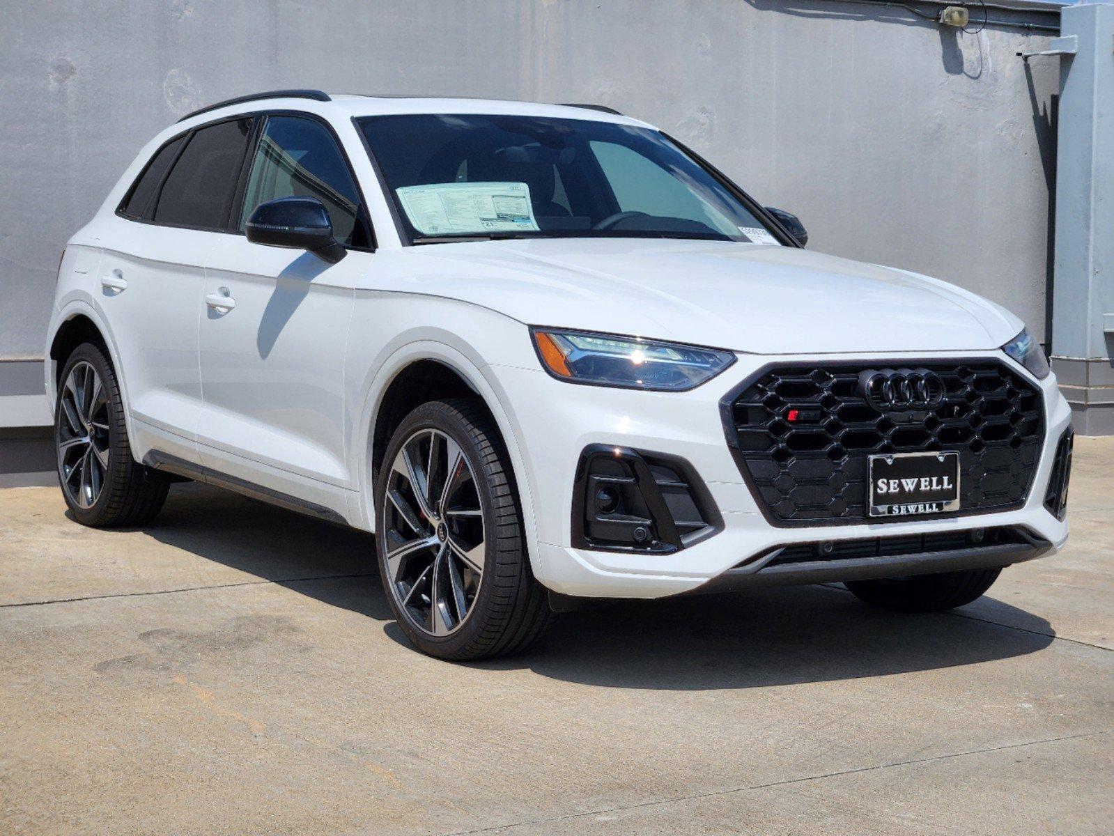 2024 Audi SQ5 Vehicle Photo in SUGAR LAND, TX 77478