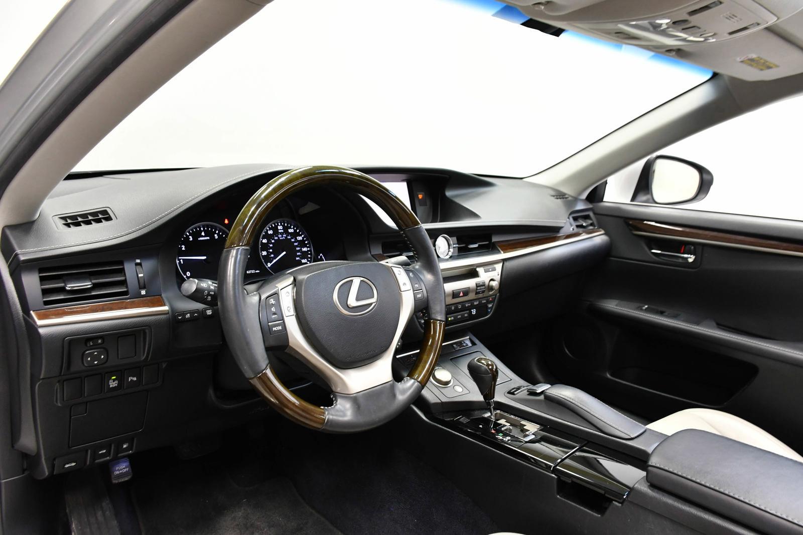 2013 Lexus ES 350 Vehicle Photo in DALLAS, TX 75235