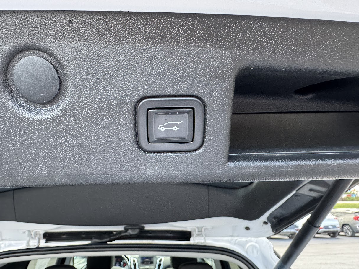 2020 Chevrolet Equinox Vehicle Photo in BOONVILLE, IN 47601-9633