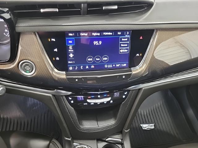 2024 Cadillac XT6 Vehicle Photo in GREEN BAY, WI 54303-3330