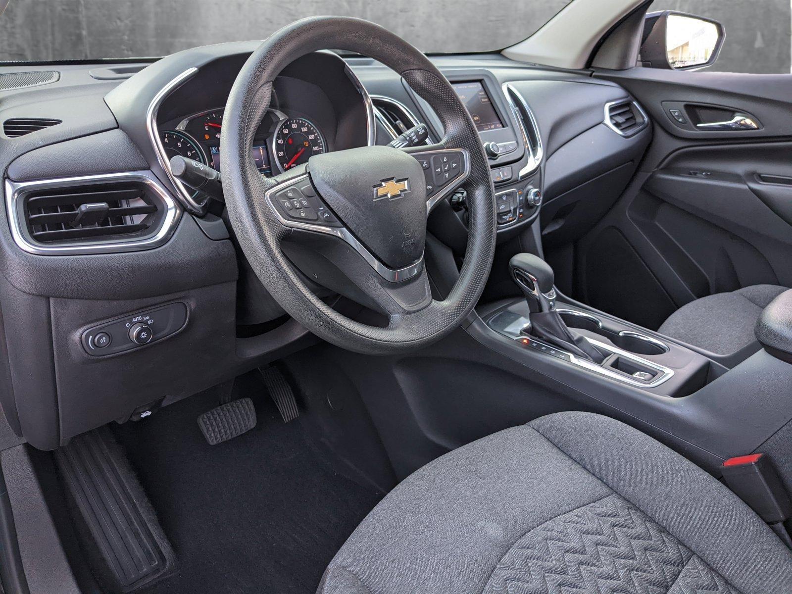 2022 Chevrolet Equinox Vehicle Photo in VALENCIA, CA 91355-1705